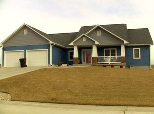 1182 Timber Creek Dr, Marysville, KS 66508