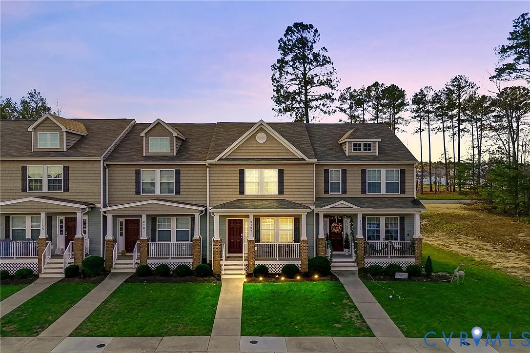 2109 Chaucer Ct photo 1
