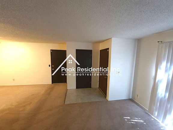 4th image of 6633 Hillsdale Blvd