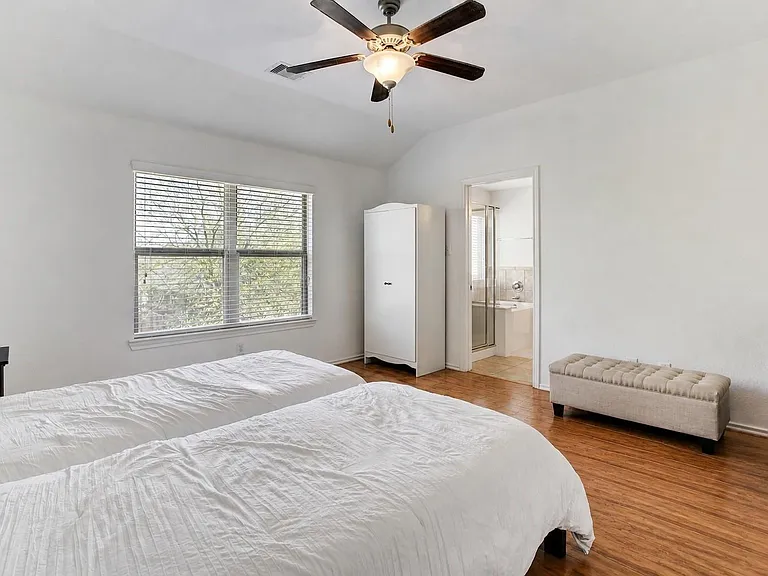 6423 Calgary Woods Ln — Photo 15