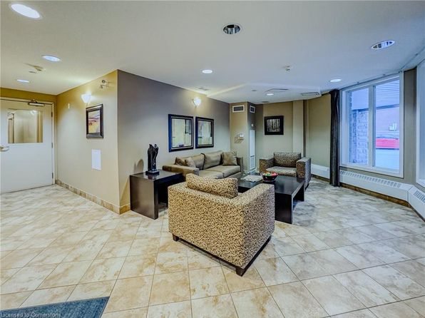 8 Harris St #422, Cambridge, ON N1R 8R1