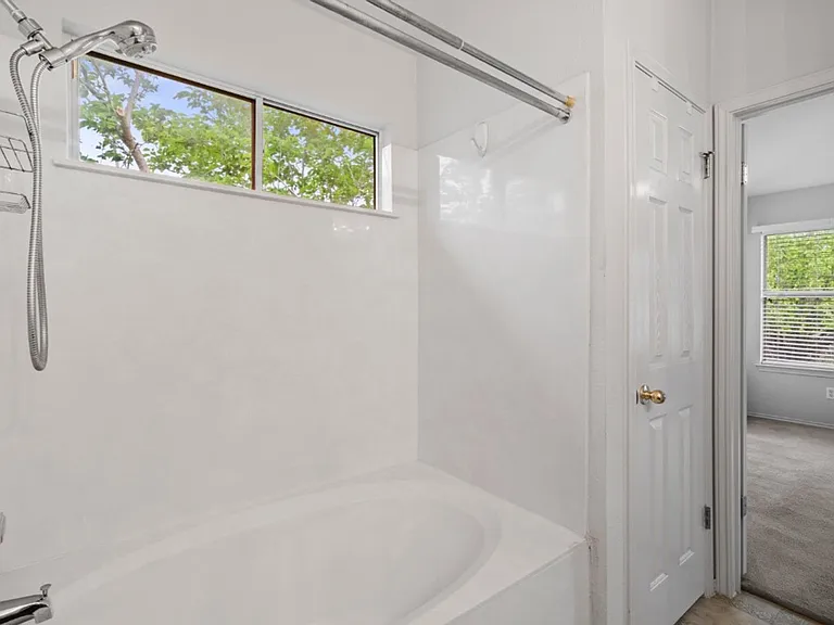 1401 Thibodeaux Dr — Photo 18