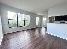 3930 NW 87th Ave