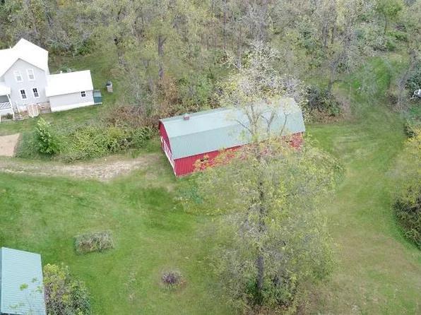 10627 Zanon Drive, Cazenovia, WI 53924