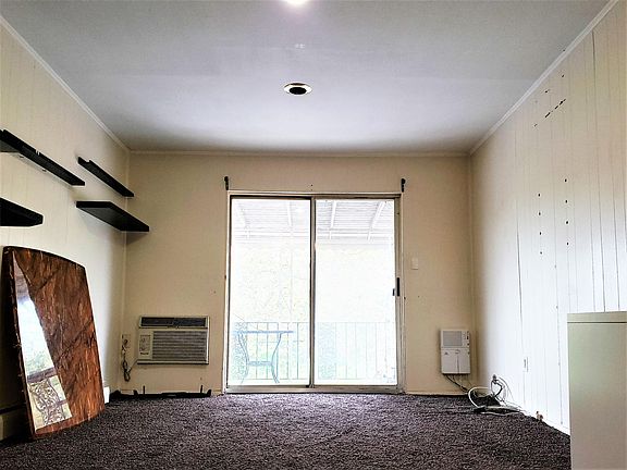 3rd image of 2044 Bergen Ave #3