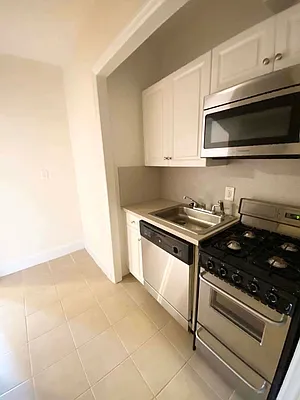 Rented by Oxford Property Group | media 25