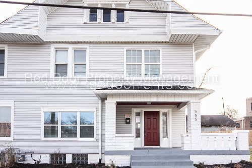 1st image of 555 E 34th St