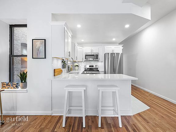 3rd image of 1496 Bedford Ave APT 2D
