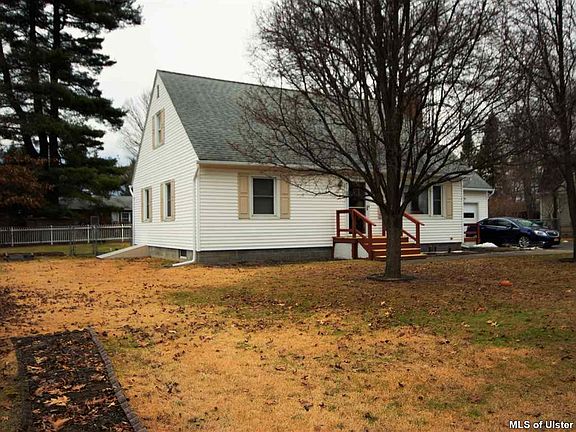 3rd image of 1113 Oakwood Dr