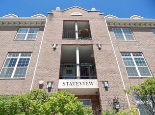 7224 W State St #10, Wauwatosa, WI 53213