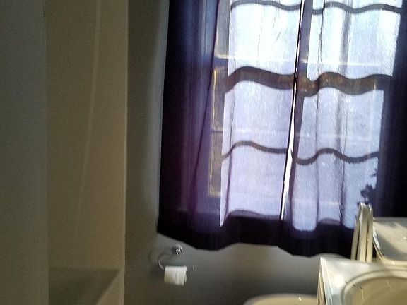 5th image of 3424 Wakefield Ave