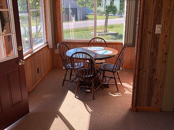 5th image of 4865 Francis Rd