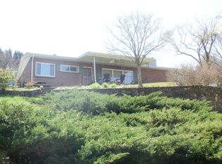 241 Wesley St, Canton, NC 28716