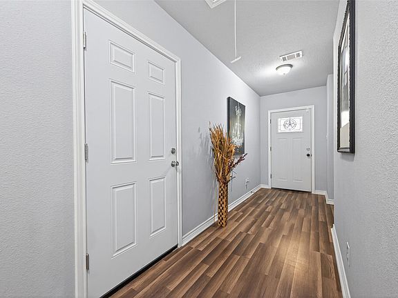 3rd image of 11853 Doty Dr