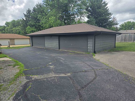 3rd image of 5182 Seaton Hall Dr