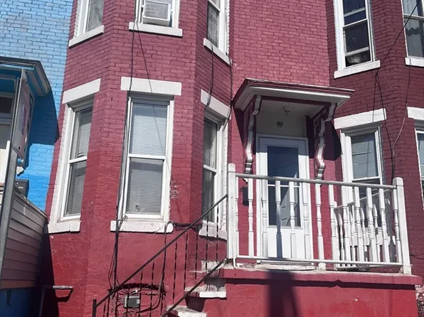 99 Newton St, Holyoke, MA 01040