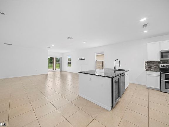 3rd image of 10464 Canal Brook Ln