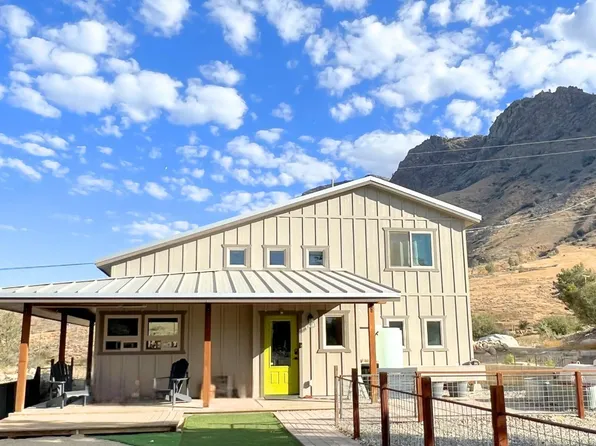 19 Cannel Creek Rd, Kernville, CA 93238