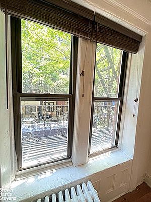4th image of 177 Thompson St APT 3