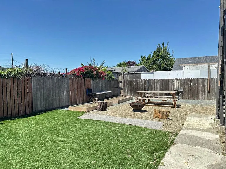 7123 Holly St — Photo 19