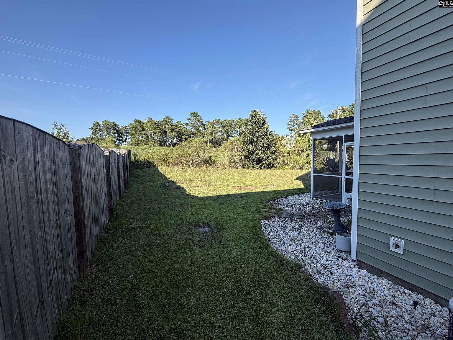 3 bed, 1656 sqft, $2,050 — Photo 4