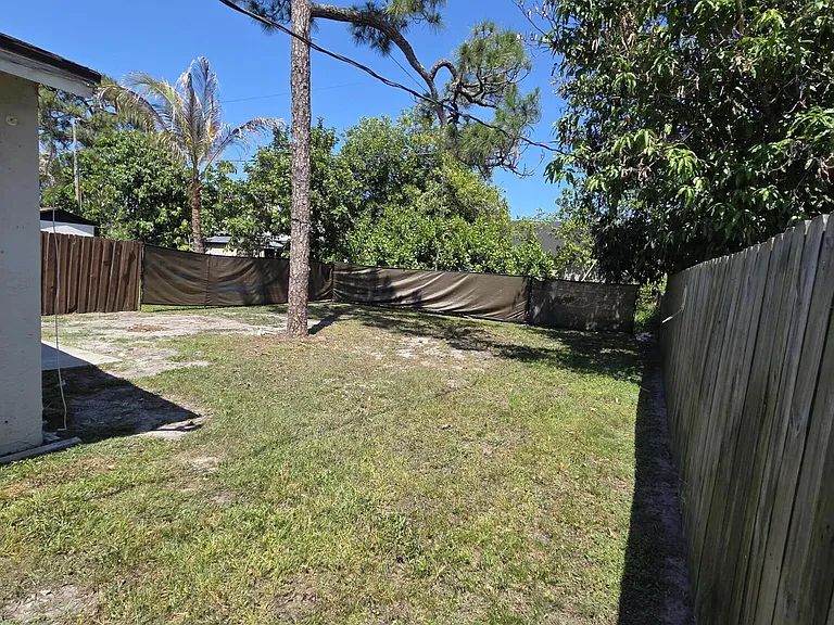5803 SE Collins Ave — Photo 15