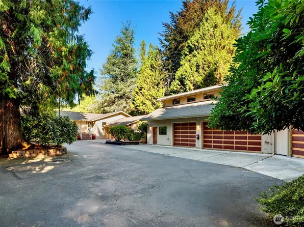860 SW 174th Street, Normandy Park, WA 98166