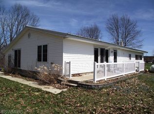 4648 S Eden Lake Rd, Custer, MI 49405