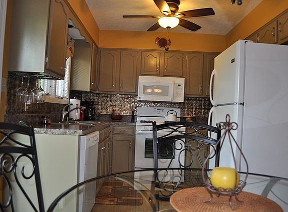 5th image of 3022 Sterling Ct
