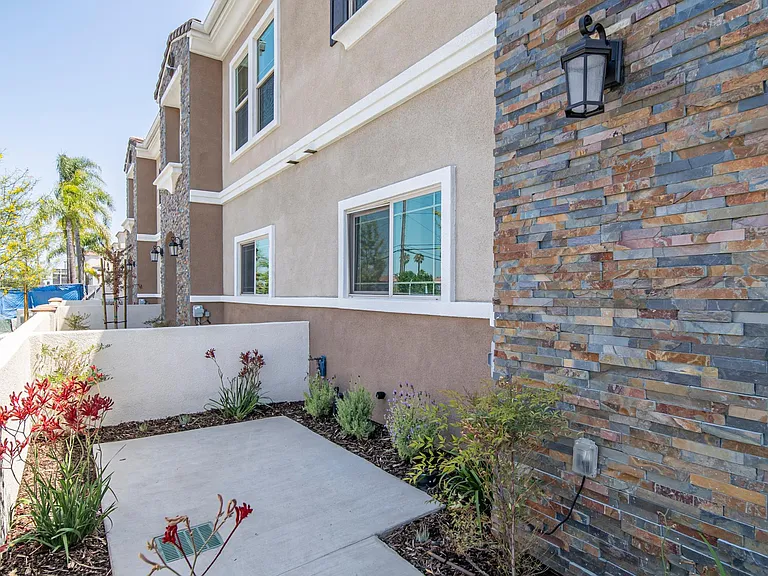 14099 Edwards St — Photo 9