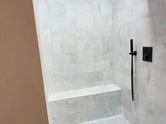 5th image of 1032 Venezia Dr