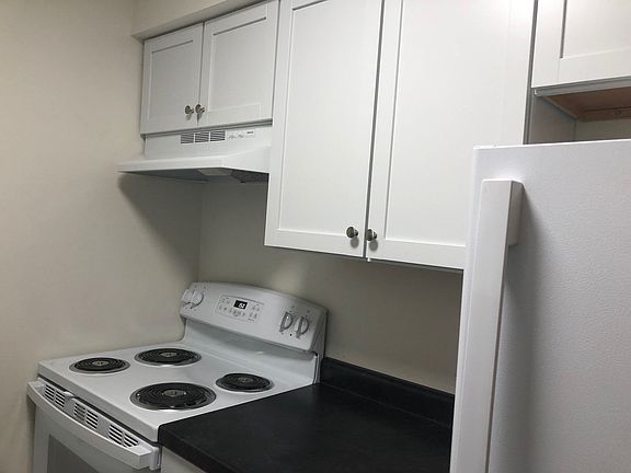 2nd image of 2425 N Mason St #103