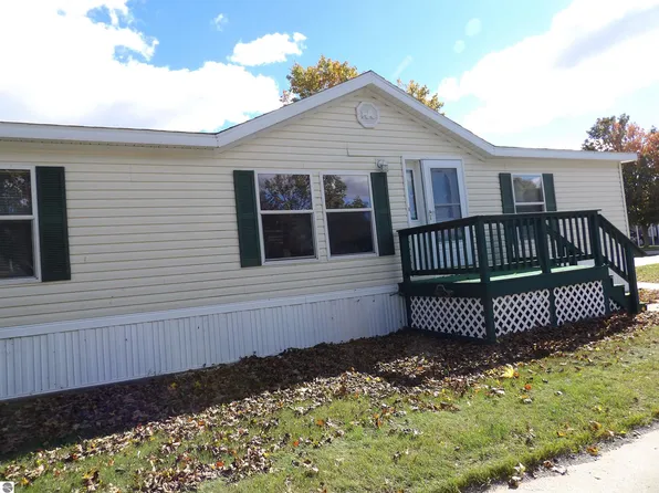 398 Farm Ln, Cadillac, MI 49601