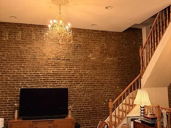 3rd image of 172 Hoyt St #Hse