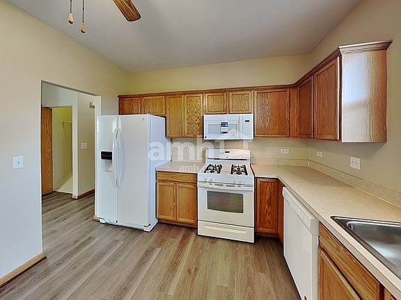 3rd image of 11631 S Derby Ln