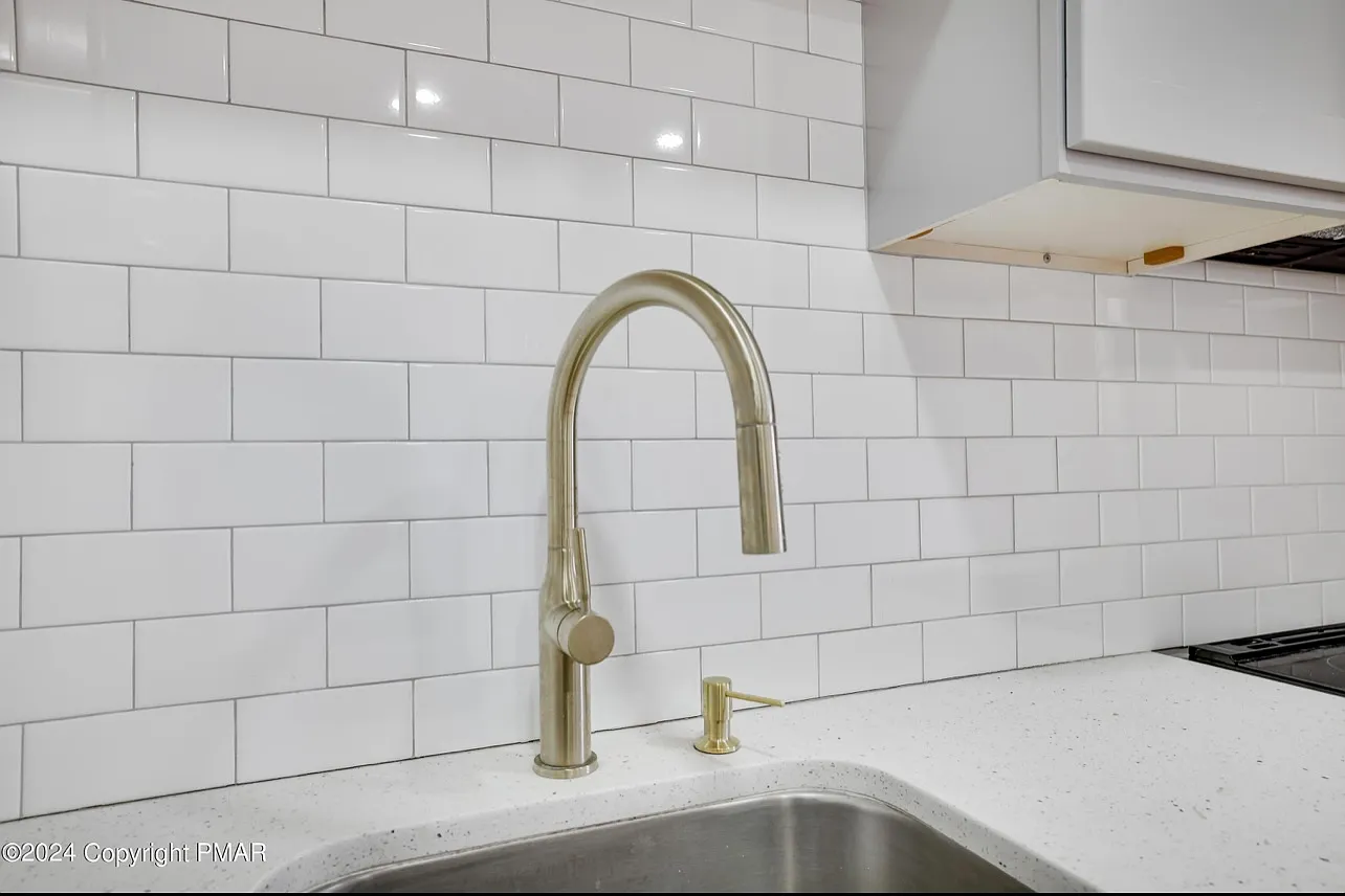 3 bed, 1144 sqft, $2,200 — Photo 4
