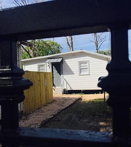 1st image of 1003 Orange St #B
