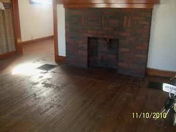 4th image of 689 Frebis Ave