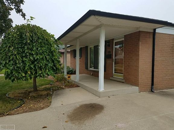 2nd image of 31412 Iroquois Dr