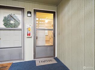 3590 Narrows View Ln NE UNIT 104, Bremerton, WA 98310