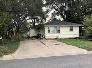 332-334 E Bond St, Salina, KS 67401