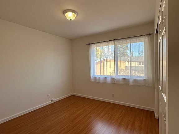 5th image of 1071 Norfolk Dr