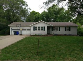 504 E Grace Ter, Olathe, KS 66061