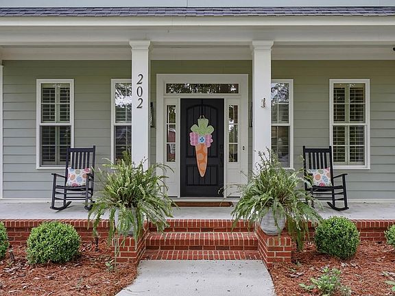 2nd image of 202 Wiregrass Way
