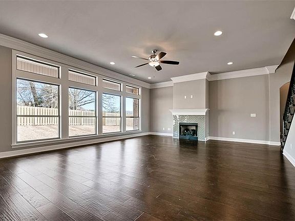 4th image of 3118 N Bellagio Dr