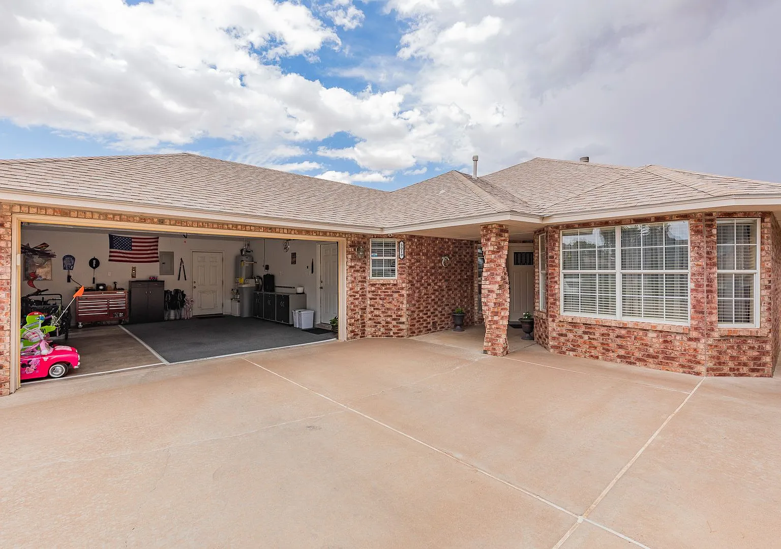 3 bed 2 bath beautiful home! — Photo 2