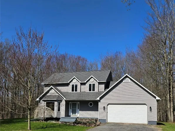 10 Adrian Cir, Constantia, NY 13044
