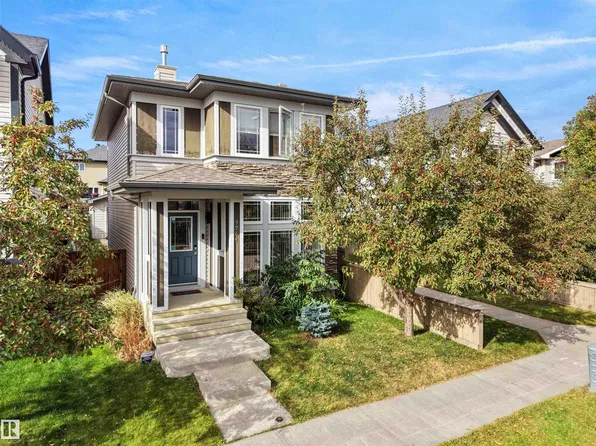 9764 221st St NW, Edmonton, AB T5T 4M1