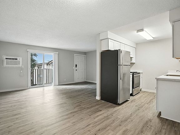 5th image of 4822 N Nelson St #1