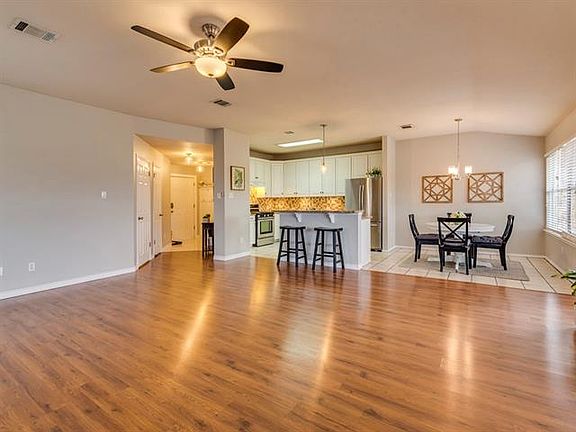 5th image of 1311 Leah Ln